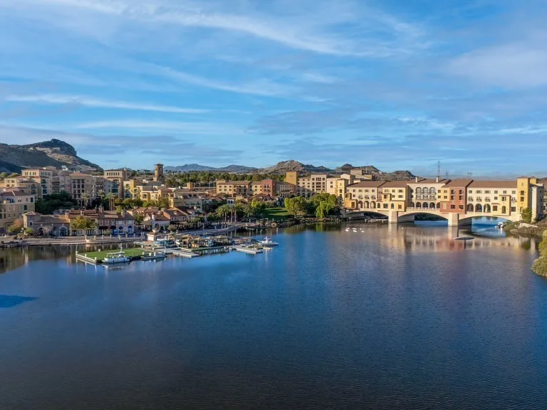 9 Porto Malaga St — Photo 45