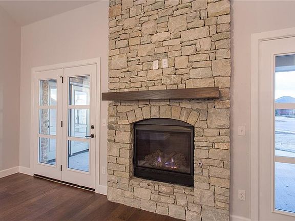 3rd image of 13600 Cobblestone Curv