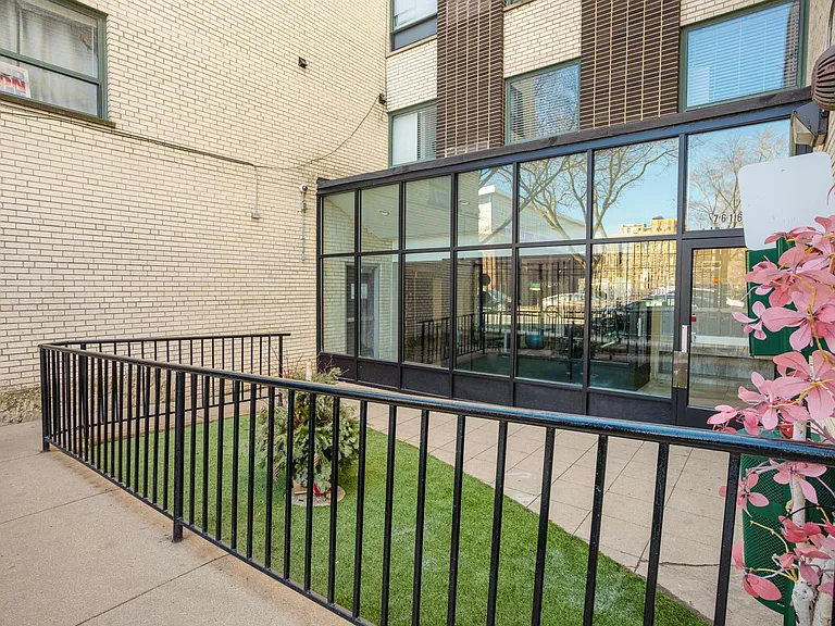7616 N Marshfield Ave — Photo 21