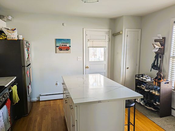 3rd image of 286 Concord Ave APT 2B