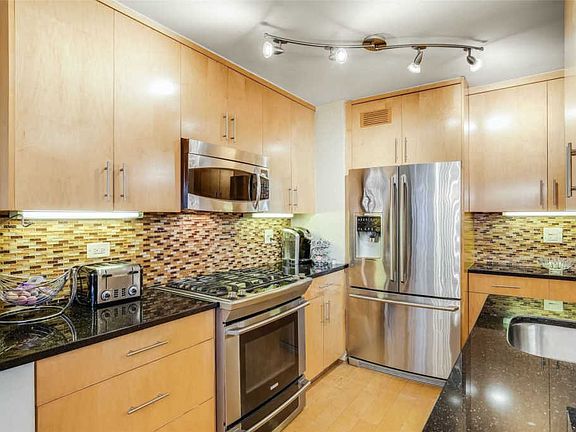 5th image of 18-15 215th St #2M-18-15