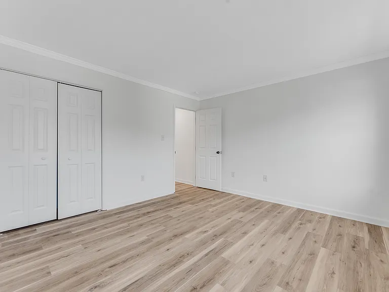 138 Putnam St — Photo 5