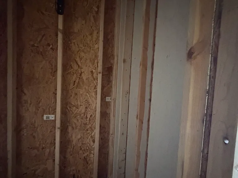 280 NW Holly St #6 — Photo 96