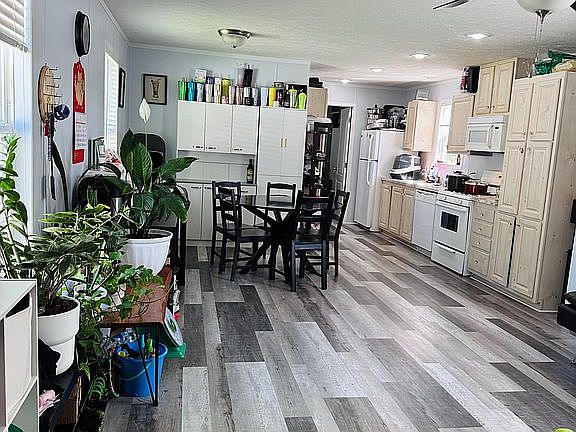 3rd image of 40336 Harrison St