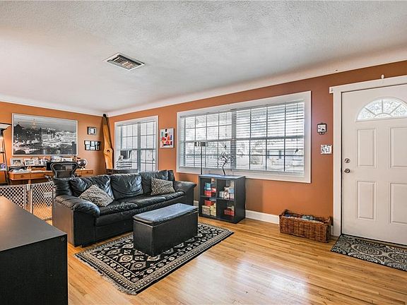 3rd image of 894 50th Ave N