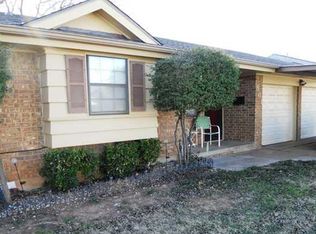 801 N Lawton, Moore, OK 73160