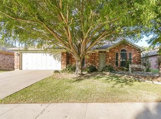 849 Adams Dr, Burleson, TX 76028