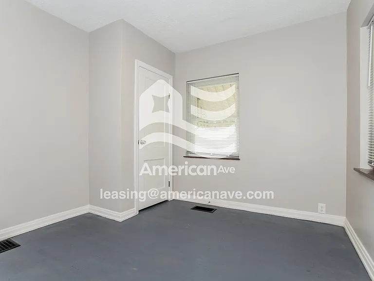 1947338_010_wm_-_bedroom_13097294.jpg