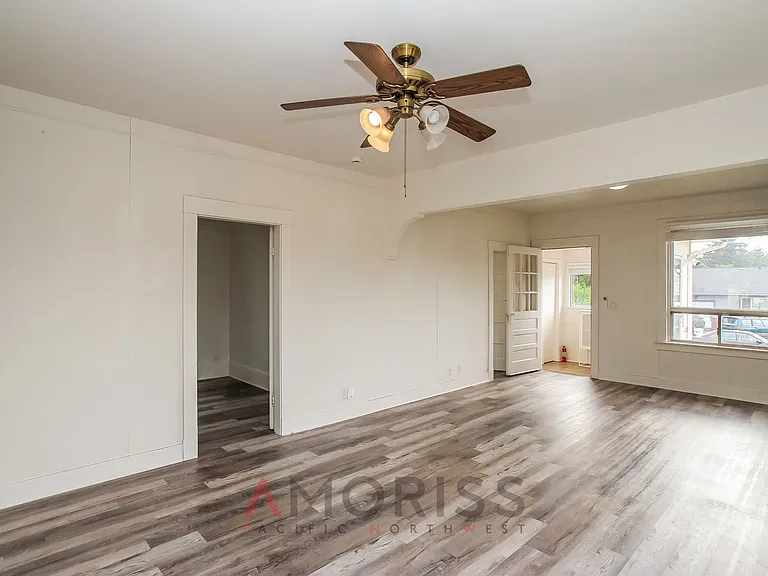 3611 E Howe St — Photo 2