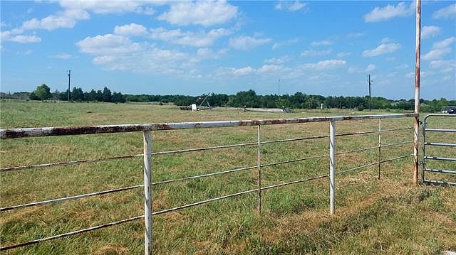 2nd image of 5676 County Road 1120