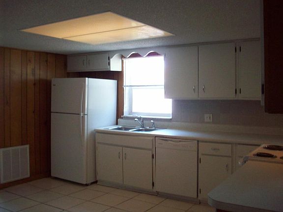 5th image of 221 Balboa St APT A