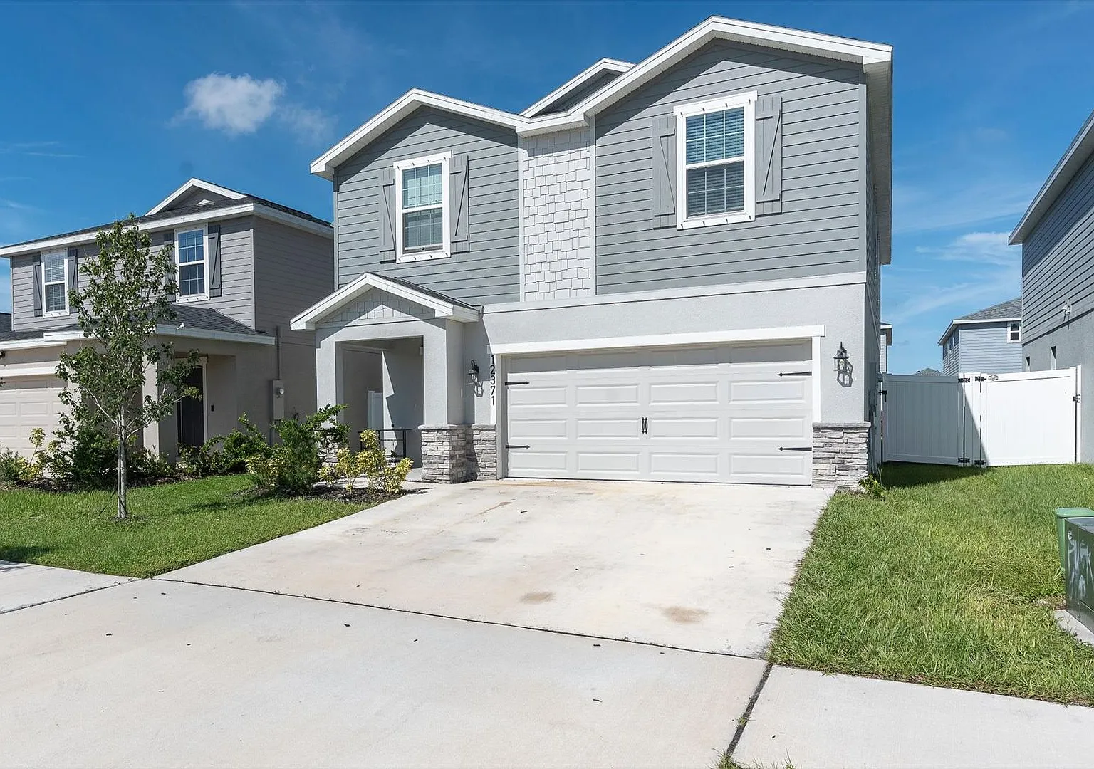 4 Bedroom Available In October! — Photo 2