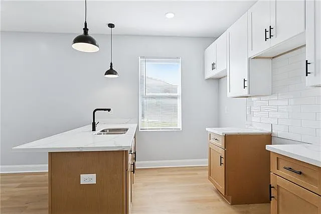 3 bed, 2.0 bath, 1130 sqft, $2,400 — Photo 4