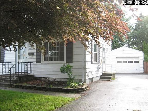 3rd image of 2782 Tifft St