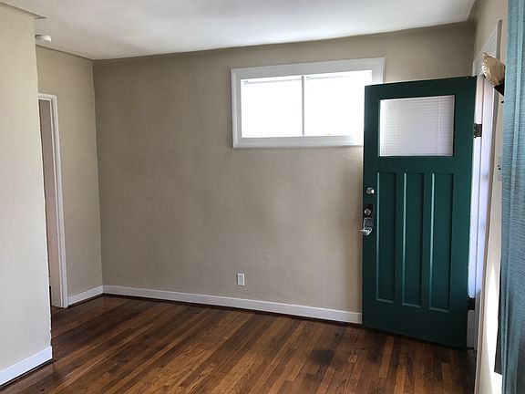 3rd image of 7806 Genesta St