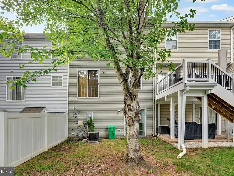 2406 Lemontree Ln — Photo 39