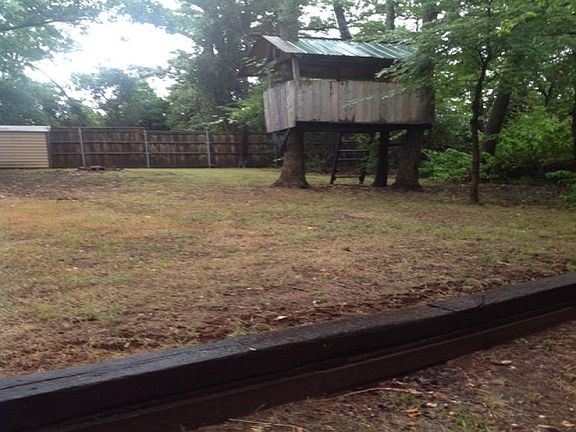 4th image of 175 Cedar Oaks Dr