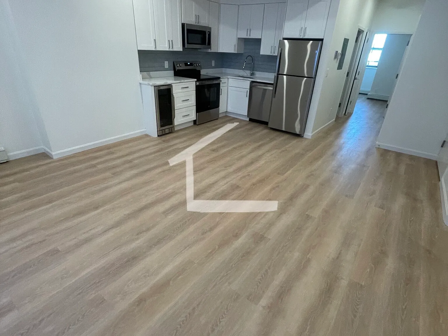 3 bed, 1350 sqft, $5,100 — Photo 4