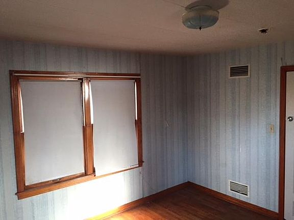 2nd image of 718 Park St