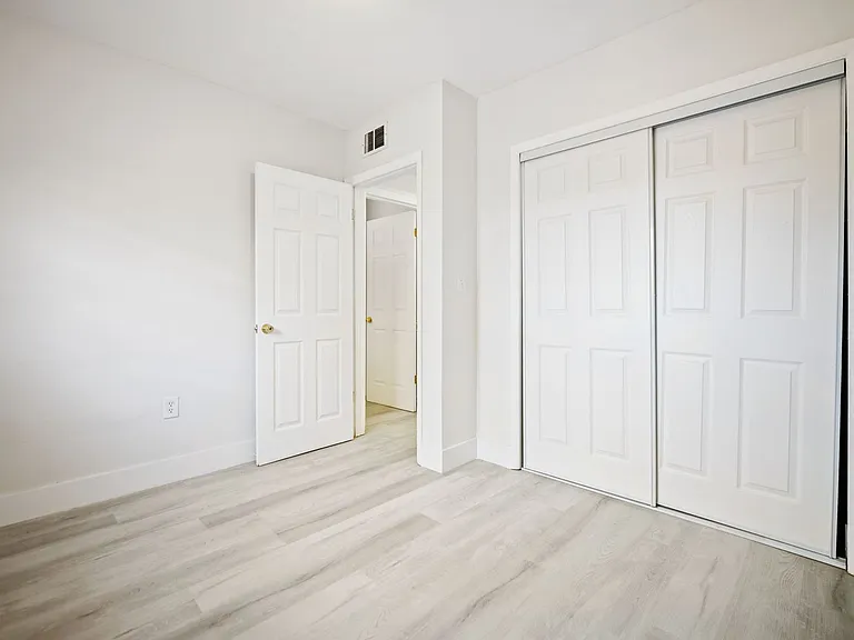 Spacious 3bd / 1ba & 2bd / 1ba Apartment | Prime Miami Location | Near Downtown — Photo 18