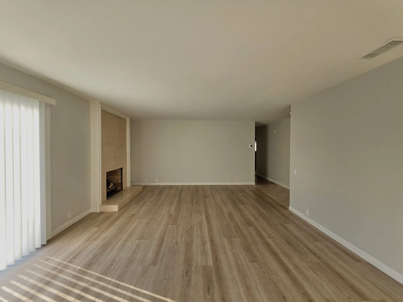 4 bed, 1872 sqft, $4,900 — Photo 4
