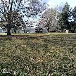 2nd image of 505 Thomas Ln
