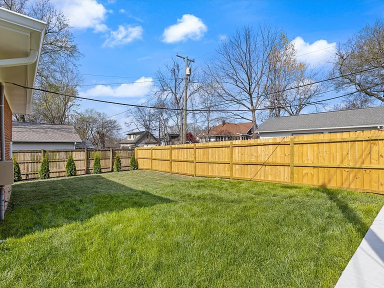 627 Shelby Ave #3 — Photo 10