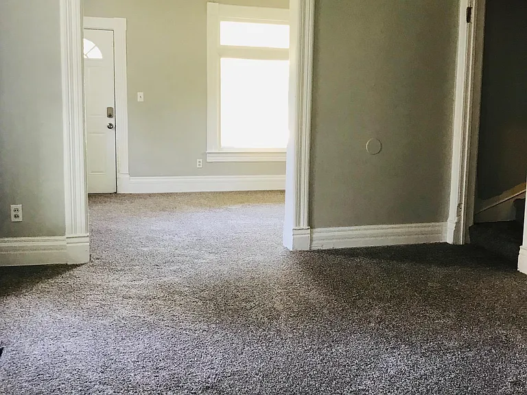 138 Hawkins St — Photo 1