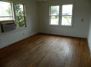303 N Charles St, Opp, AL 36467