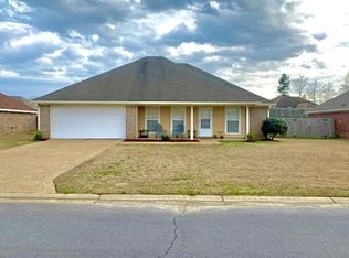 115 Cherry Laurel Cir, Pearl, MS 39208