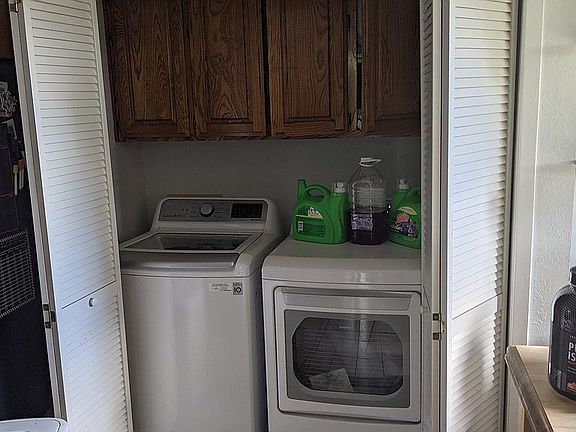 5th image of 366 Pecan Dr