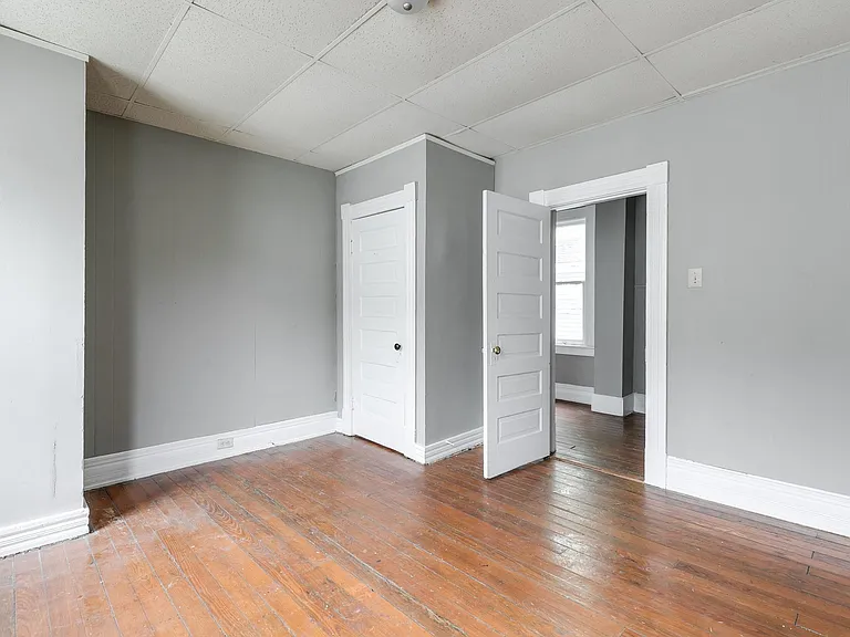 3017 Barton Ave — Photo 8