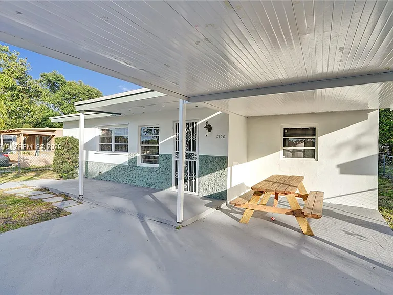 2100 Service Rd — Photo 20
