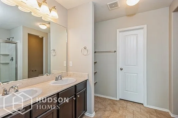 23247 Gallanda Dr — Photo 7