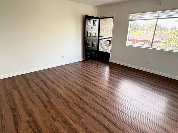 3rd image of 242 N Juanita Ave APT C