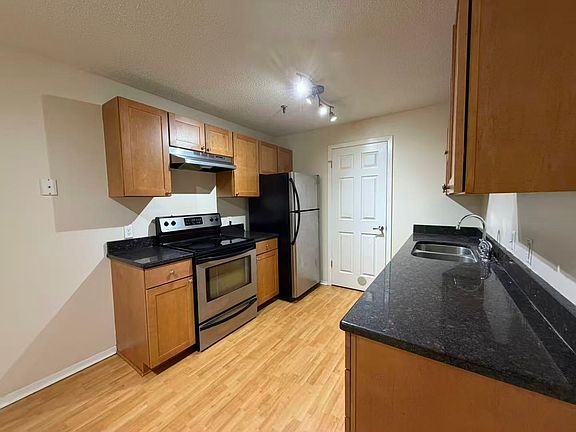 5th image of 1330 Brook St APT F
