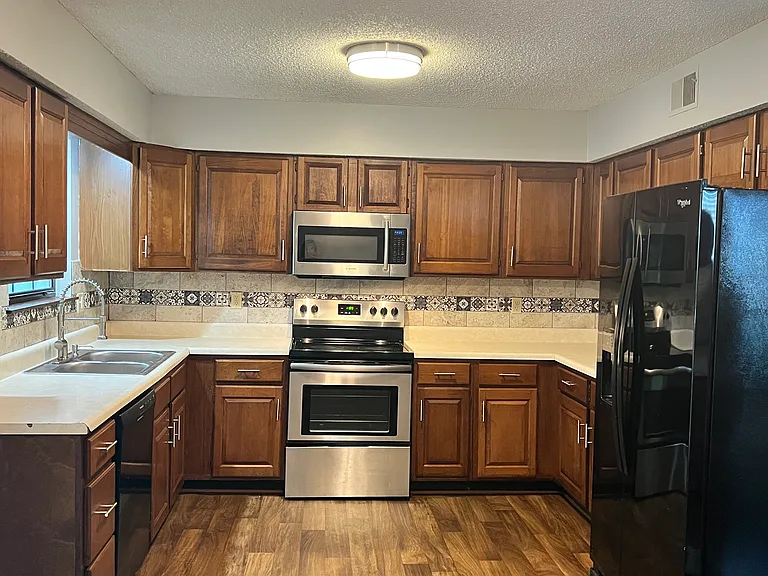 1918 W Barber Ave #1918 — Photo 10