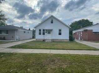 5925 Nightingale St, Dearborn Heights, MI 48127