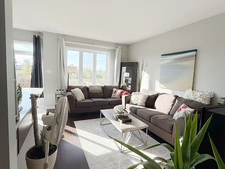 75 Aura Ave — Photo 8