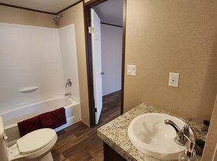 1707 E Blanchard Ave #3B-2BA-924SQFT, Hutchinson, KS 67501