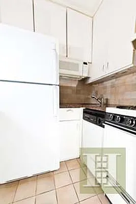 Rented by Halstead Real Estate | media 39