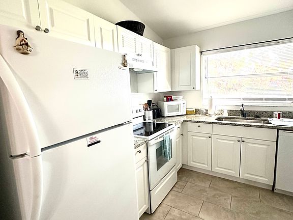 3rd image of 3302 42nd St W