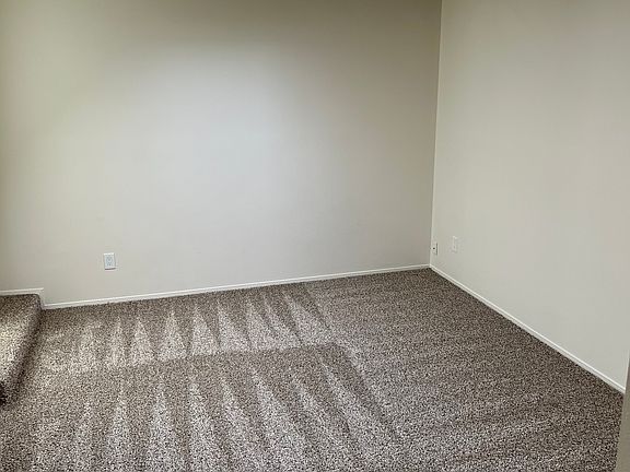Master Bedroom (upstairs)