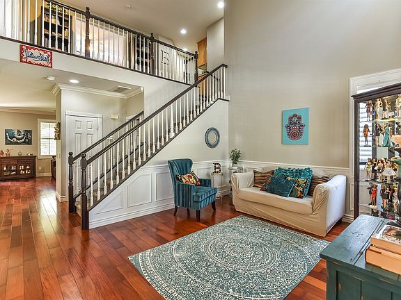Vaulted ceiling entry