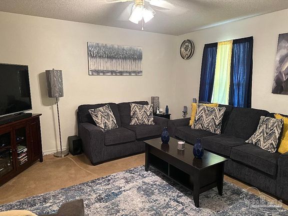 3rd image of 1520 W Intendencia St