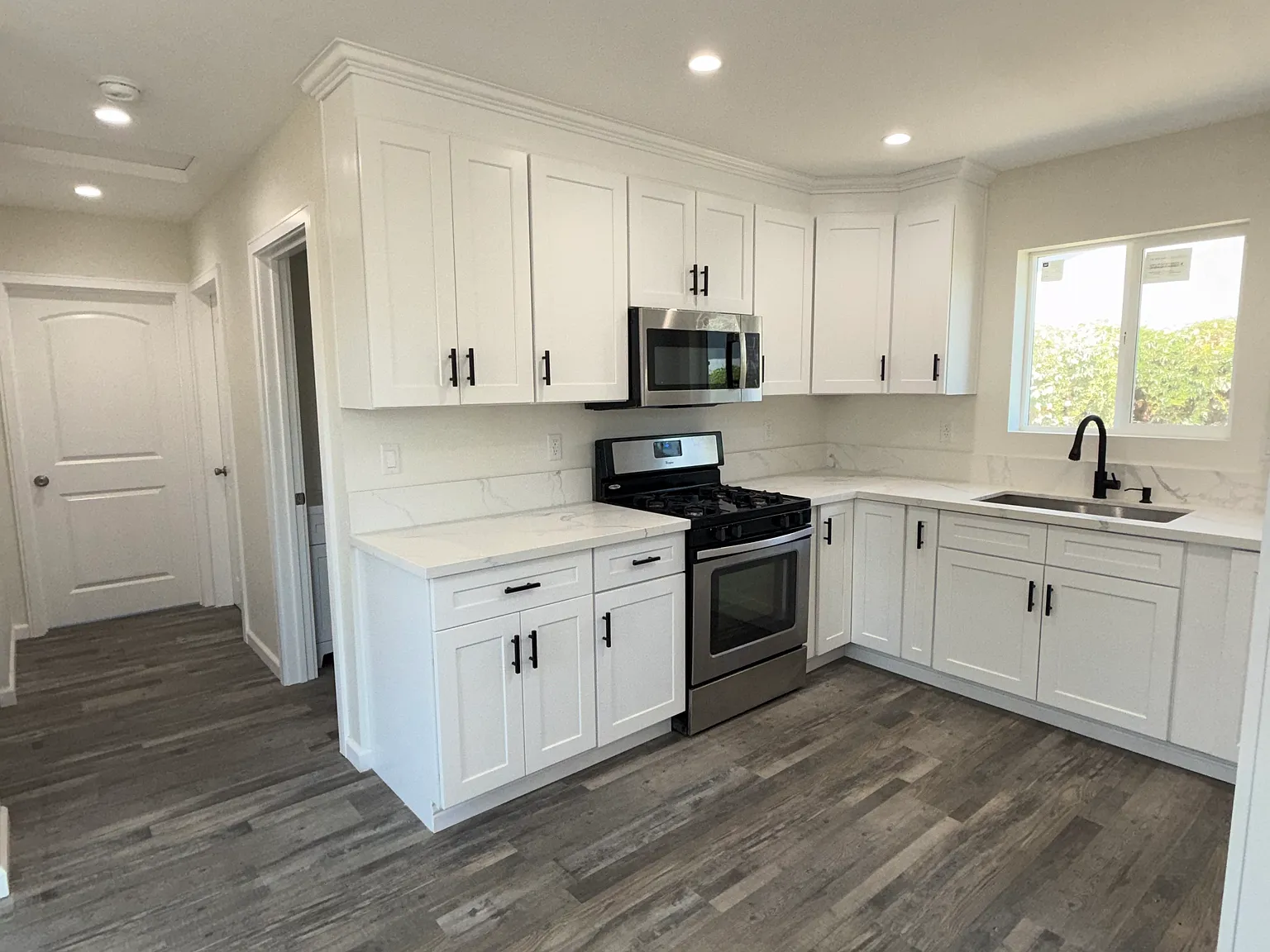 2 bed, 600 sqft, $2,000 — Photo 3