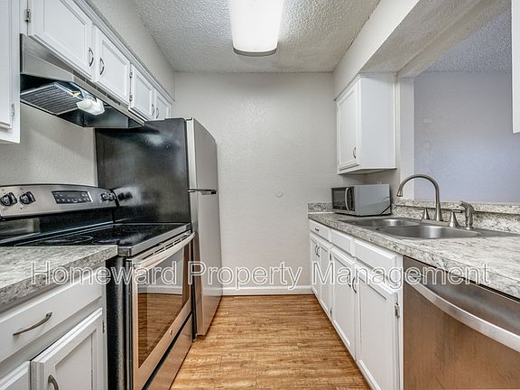 3rd image of 604 Meadowview Ct #3