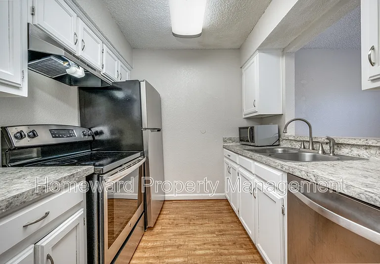604 Meadow View Ct #3 — Photo 3