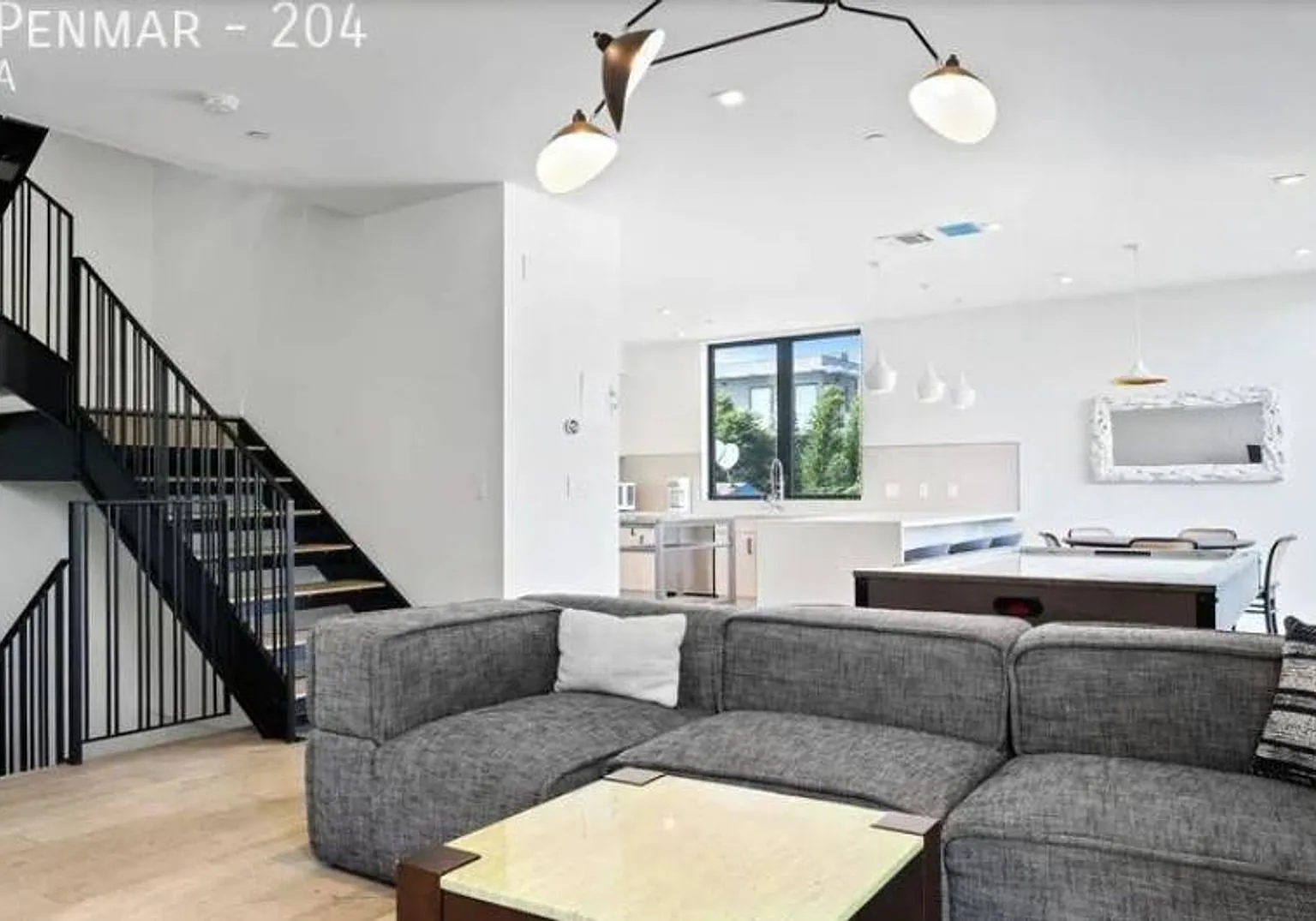 Stylish Multi-Level Spacious 4BD + 4.5BA Condo | Venice Neighborhood — Photo 4
