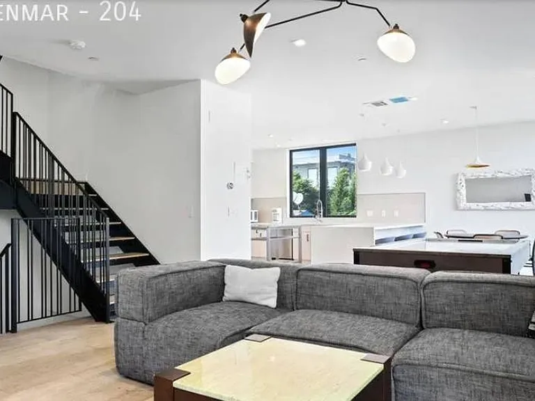 2432 Penmar Ave #204 — Photo 4